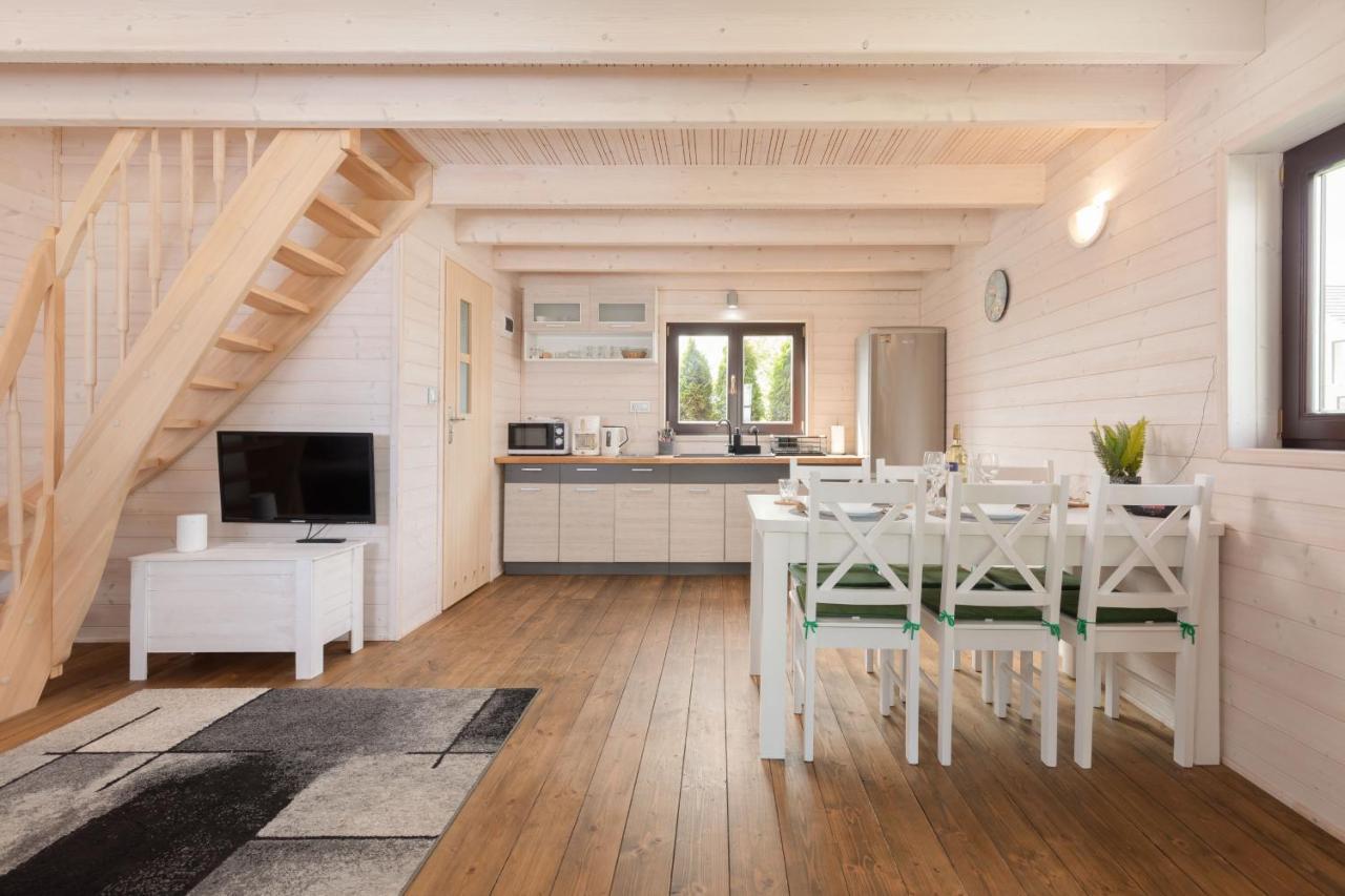 Strzezenice Domek Wakacyjny By Noclegi Renters ภายนอก รูปภาพ