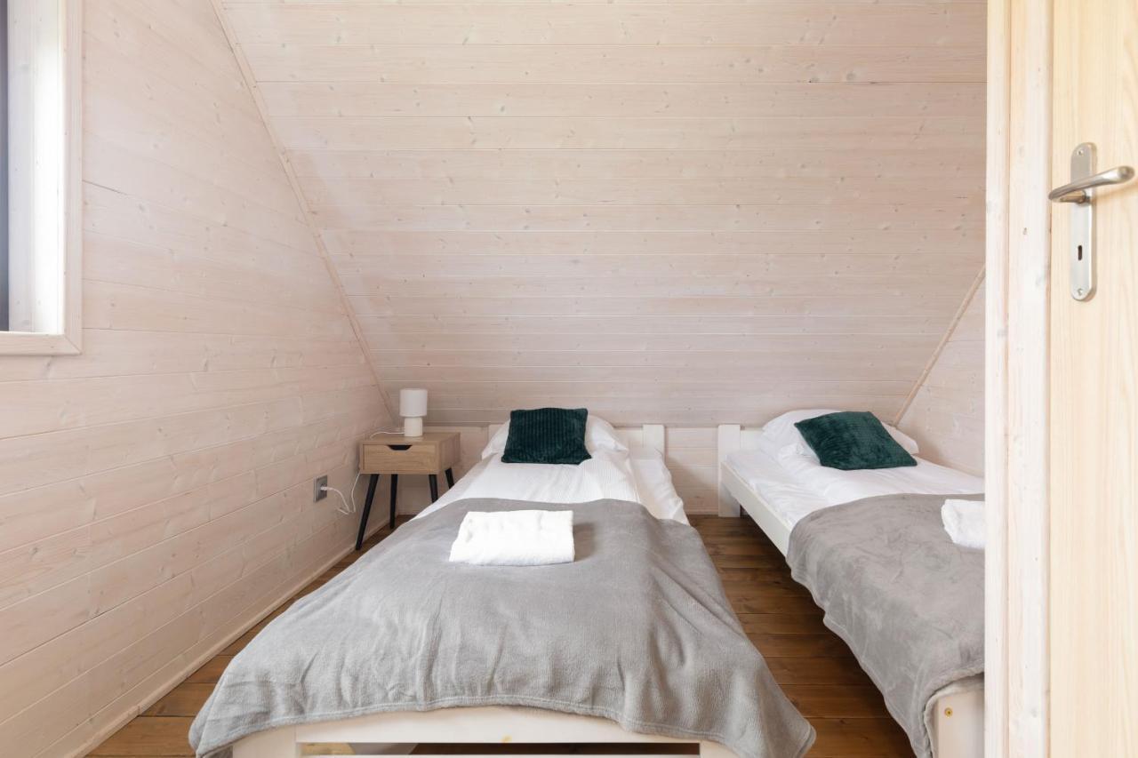 Strzezenice Domek Wakacyjny By Noclegi Renters ภายนอก รูปภาพ